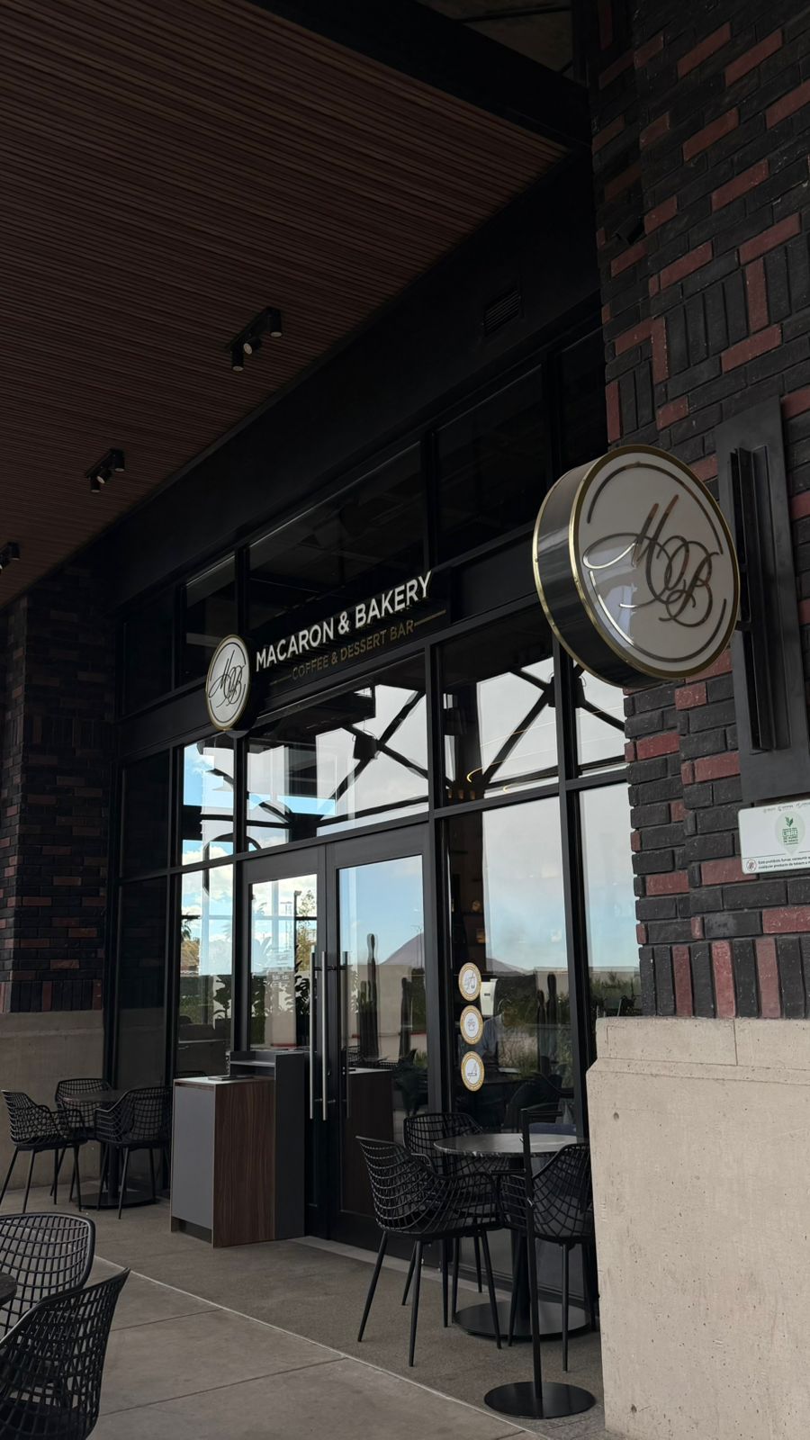 Macaroon and Bakery