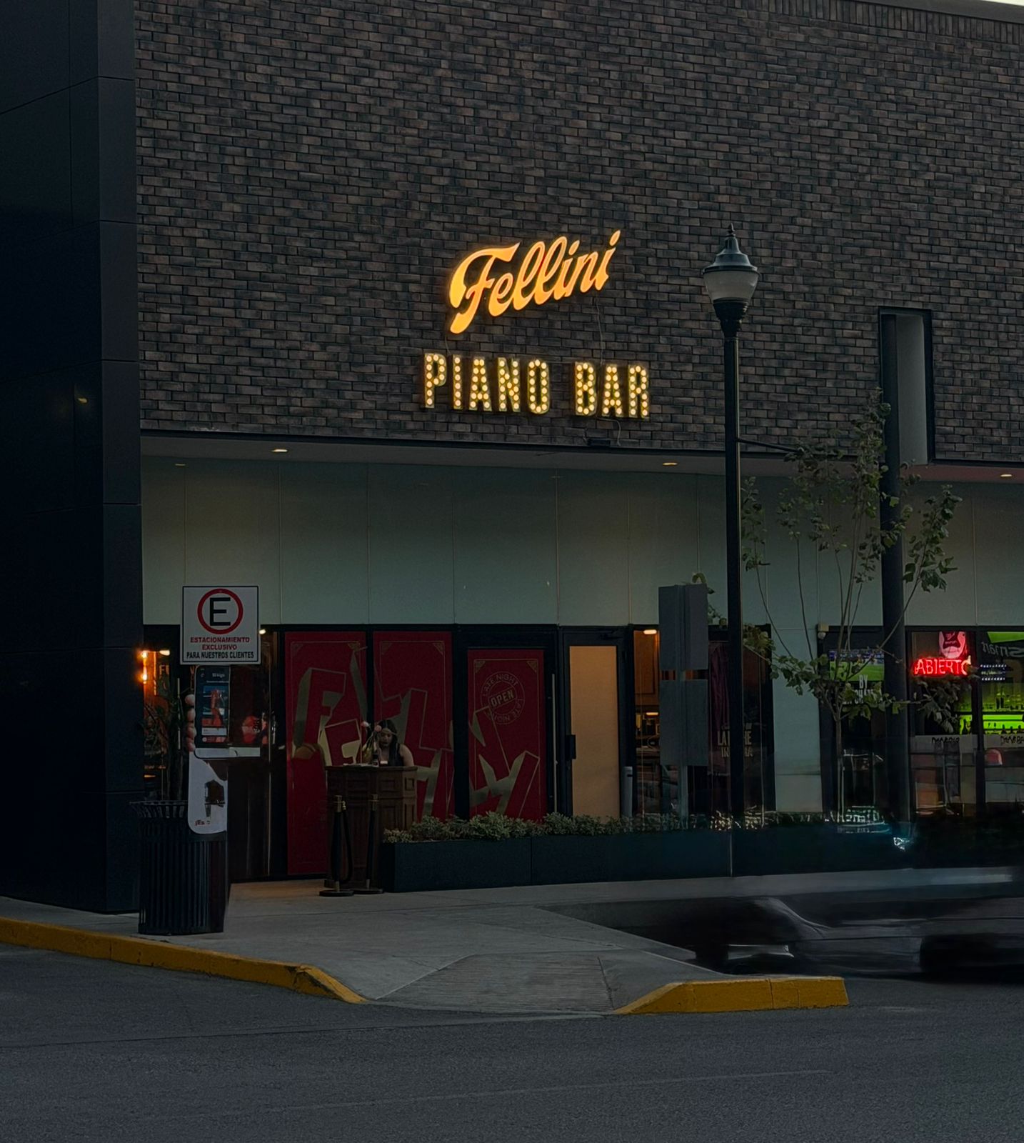 Fellini Piano Bar